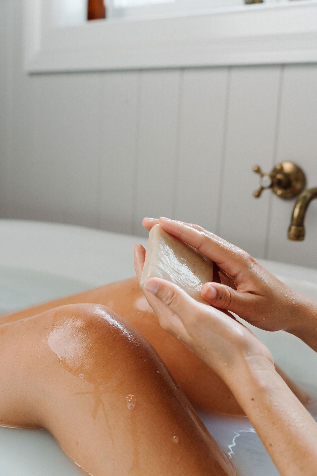 Naked Tallow The Naked Soap Bar: SCENTED, RAW MILK & TALLOW 115g